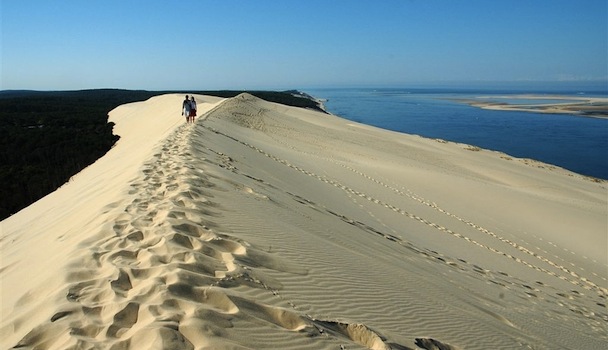 An image of the Great Dune of Pyla in France
