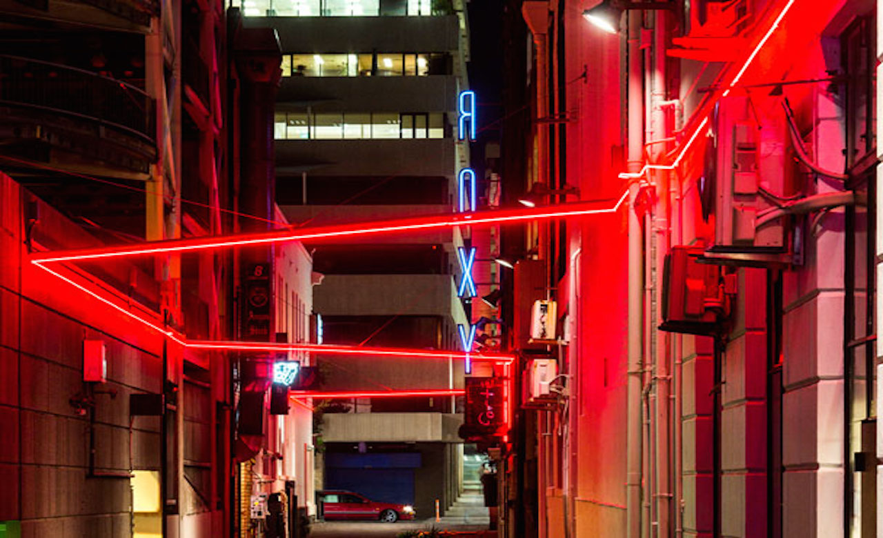 Late-Night-Art_David-Svensson-Eyelight-Lane-2014-neon-tubes-Fort-Lane-Auckland-Central-photo-by-Patrick-Reynolds