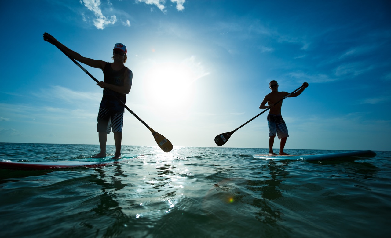 Stand-up-paddleboarding