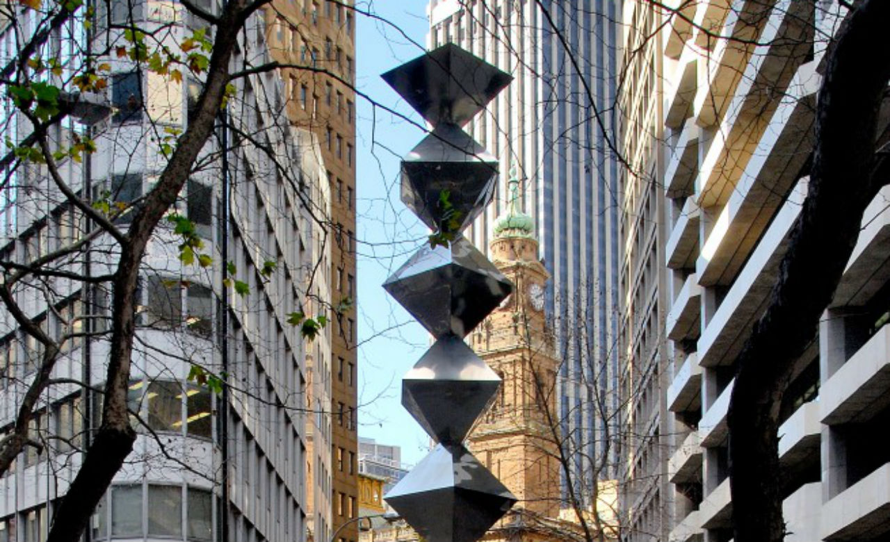 Herbert Flugelman, Dobell Memorial Sculpture (1979). Image: Paul Patterson, City of Sydney.
